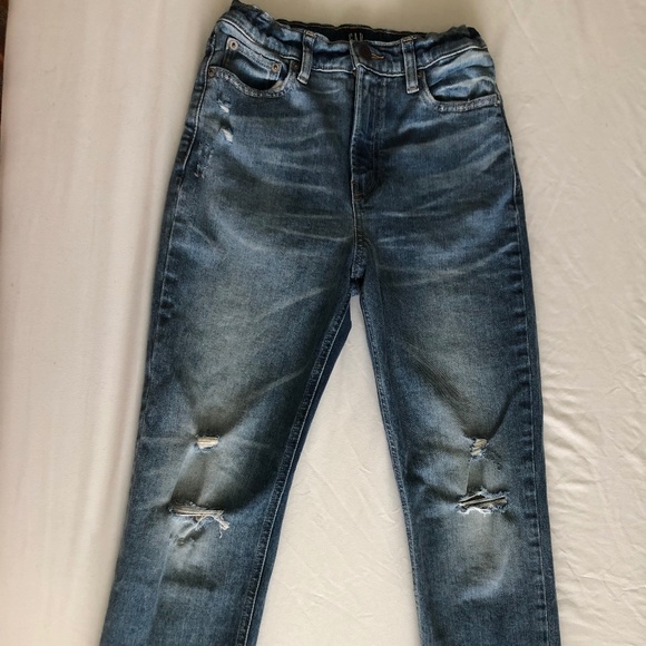 GAP High Rise Destructed Jeans - Picture 1 of 3